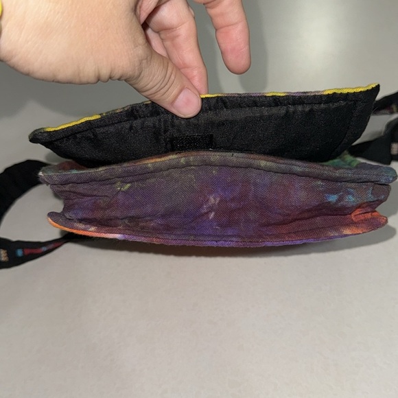 Rising International 100% Cotton Tye Dye Sugar Skull Medium Sized Crossbody Bag - Picture 6 of 7